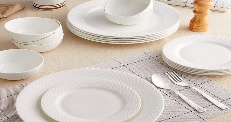 White dining plates
